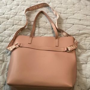 Michael Kors Tote.